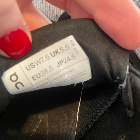 On Running Cloud X Gray/Purple Athletic Shoes - Picture 4 of 6